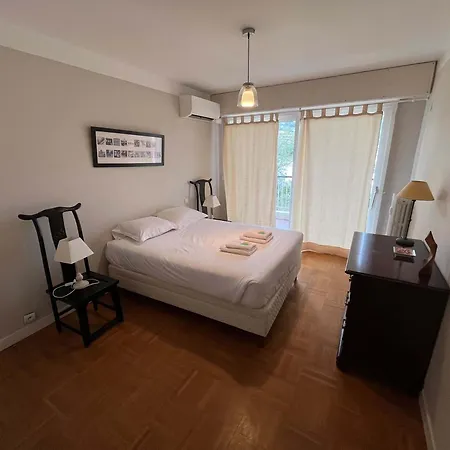 B052-bel Spacieux Grand Balcon Et Garage Apartment *