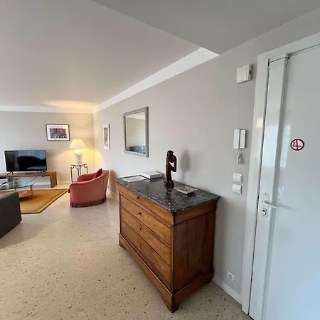 B052-bel Spacieux Grand Balcon Et Garage * Cannes